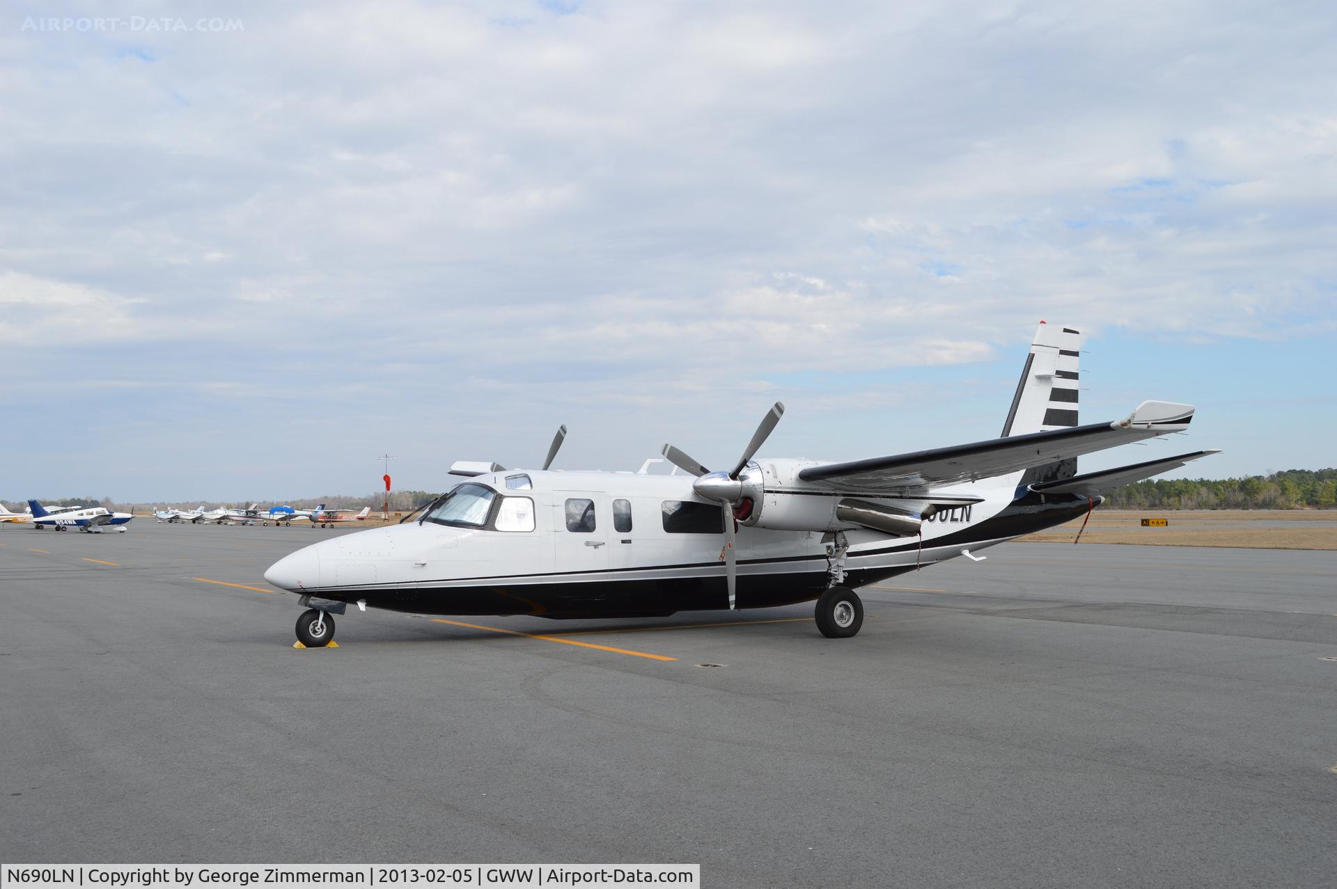 N690LN, 1977 Rockwell 690B Turbo Commander C/N 11415, Apron Parking
