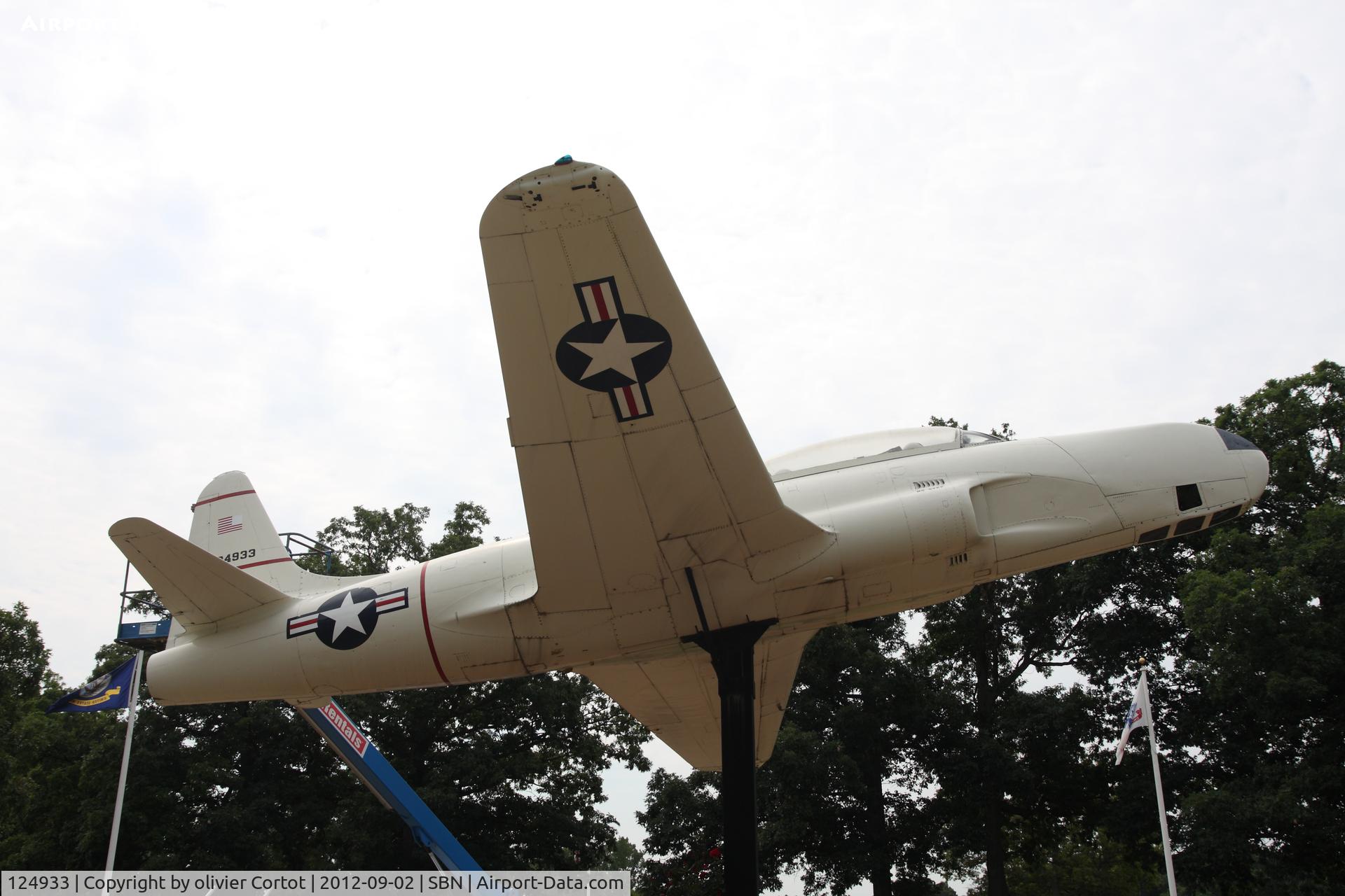 124933, 1950 Lockheed T-33B Shooting Star C/N 580-5301, the museum crew is doing the maintenance