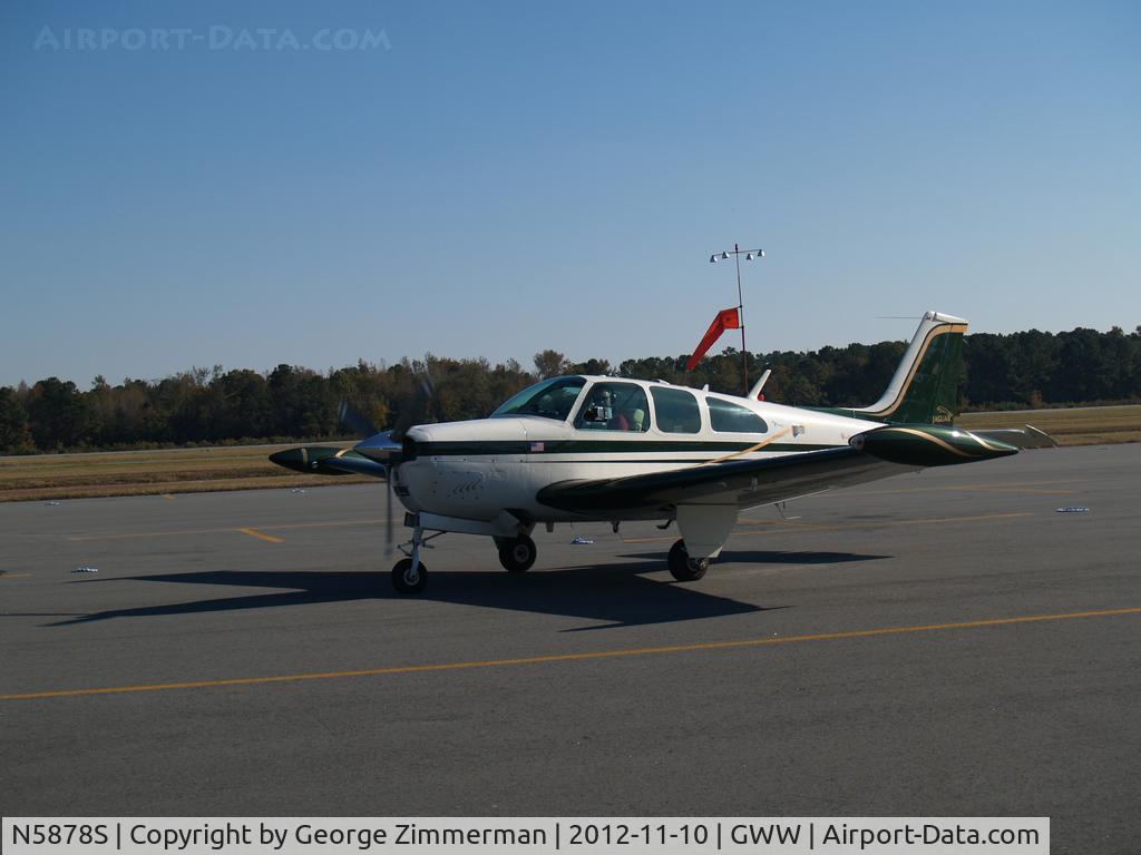 N5878S, 1965 Beech 35-C33 Debonair C/N CD-835, Taxi to ruway 23
