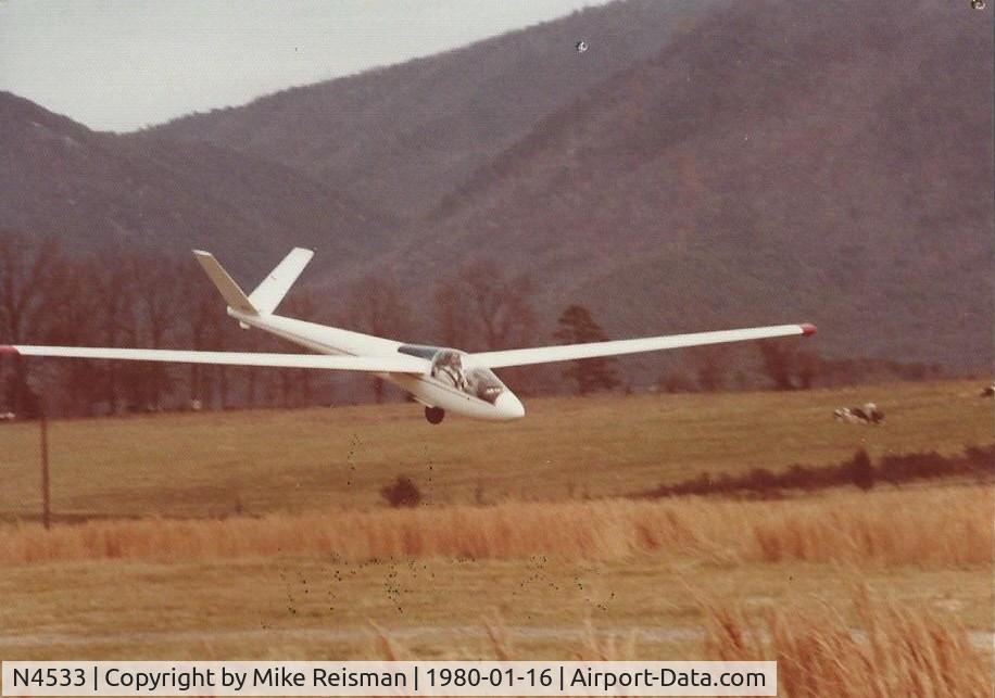 N4533, Schreder HP-16 C/N 1, Photo taken at Chilhowee Gliderport, Benton, TN, 1980. This was my first landing using flaps in a sailplane, but the transition from spoilers to flaps was not difficult. It was amazing how well the HP could be landed in a very short distance.