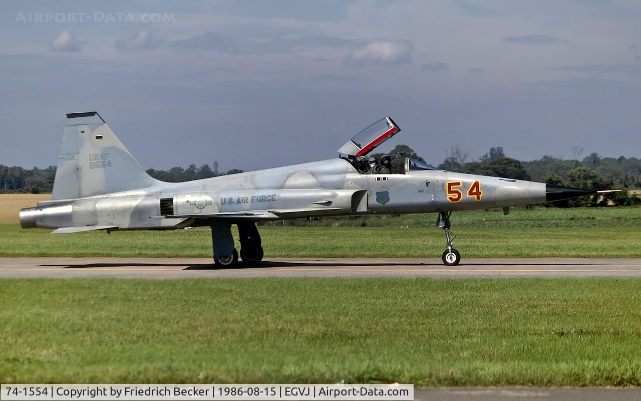 74-1554, 1974 Northrop F-5E Tiger II C/N R.1212, taxying to the active at RAF Bentwaters