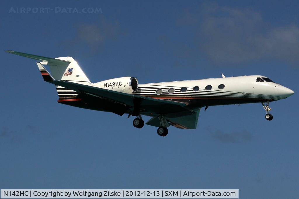 N142HC, 2004 Gulfstream Aerospace GIV-X (G450) C/N 4007, visitor