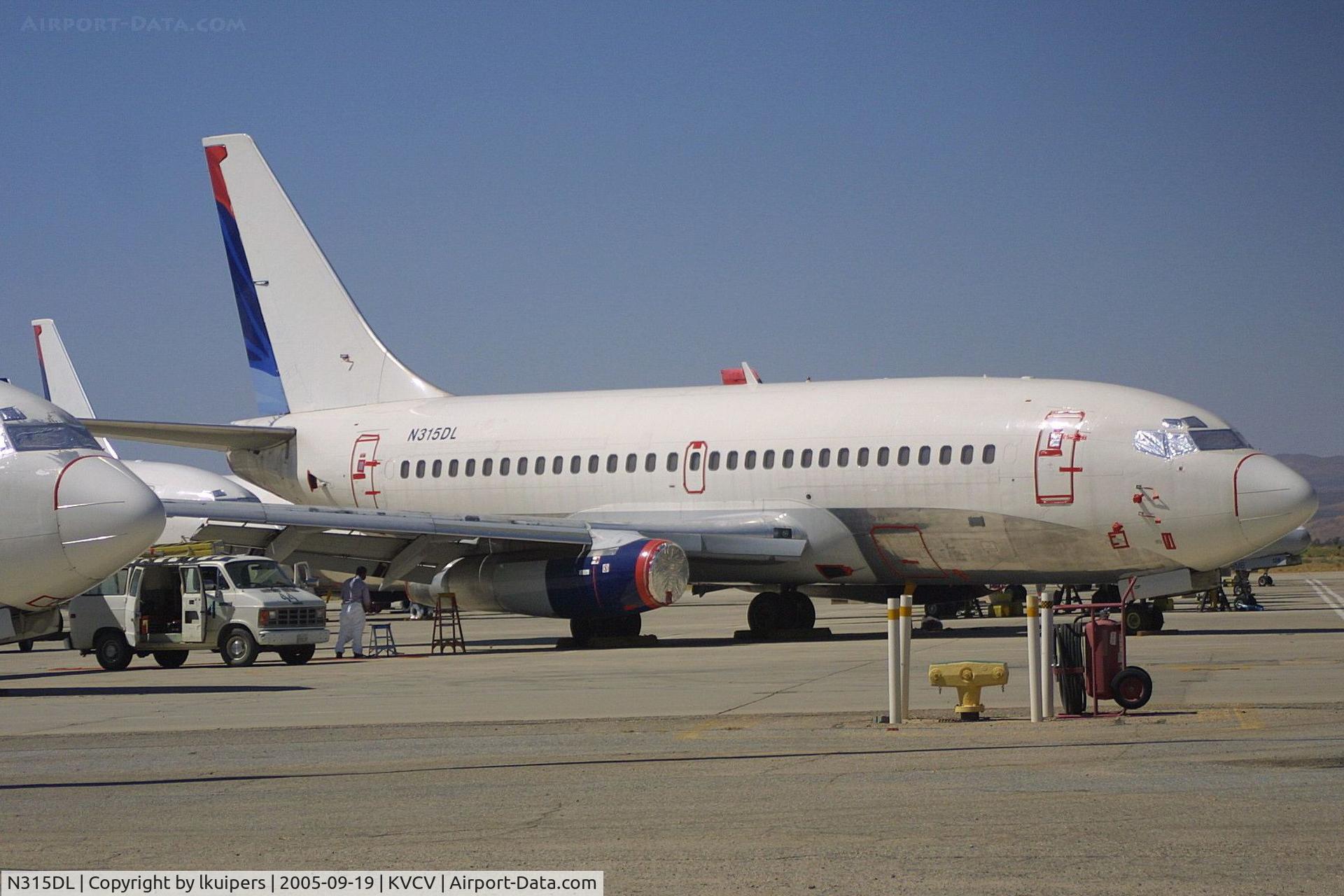 N315DL, 1984 Boeing 737-232 C/N 23087, This ex Delta Express was stored at Victorville Airport in 2005