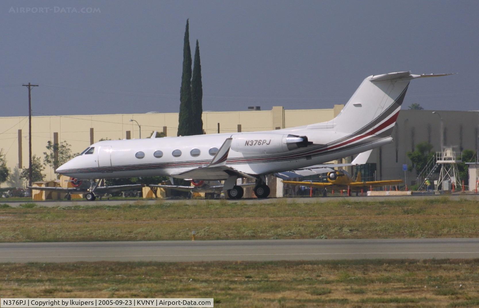 N376PJ, 1982 Gulfstream American G-1159A Gulfstream III C/N 376, On the Runway of Van Nuys Airport