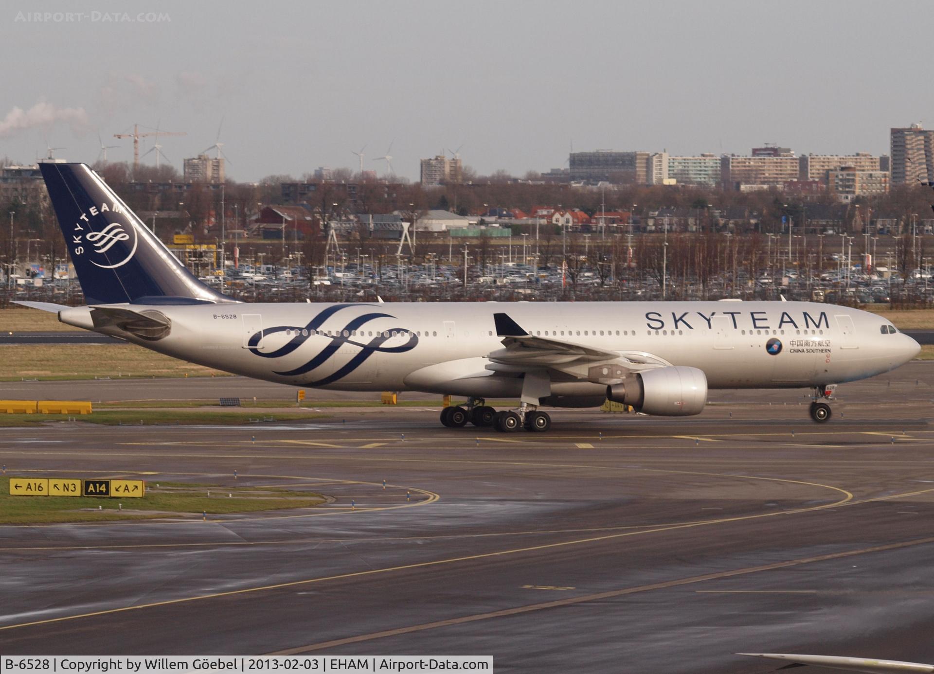 B-6528, 2010 Airbus A330-223 C/N 1202, Taxi to runway 24 for take off.