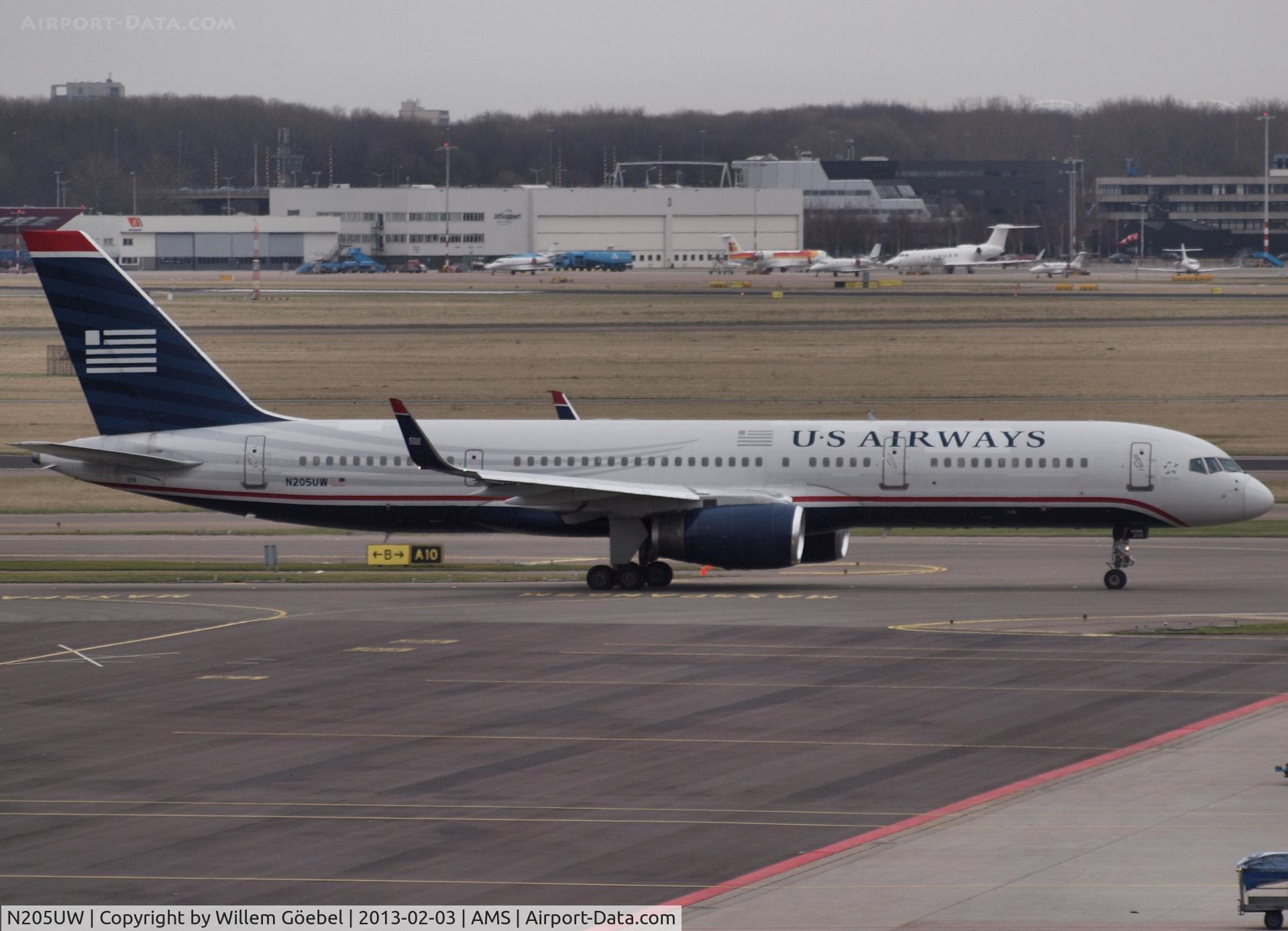 N205UW, 2000 Boeing 757-23N C/N 30887, Taxi to runway 24 for take off