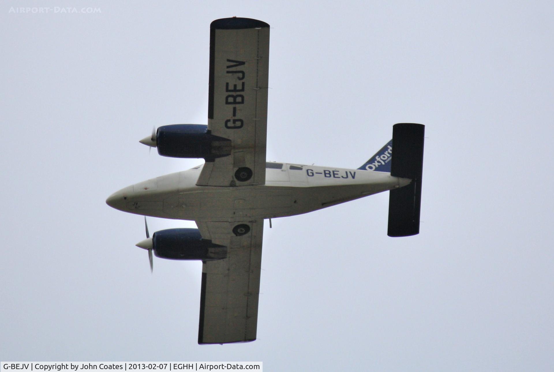 G-BEJV, 1976 Piper PA-34-200T Seneca II C/N 34-7770062, Training visit.