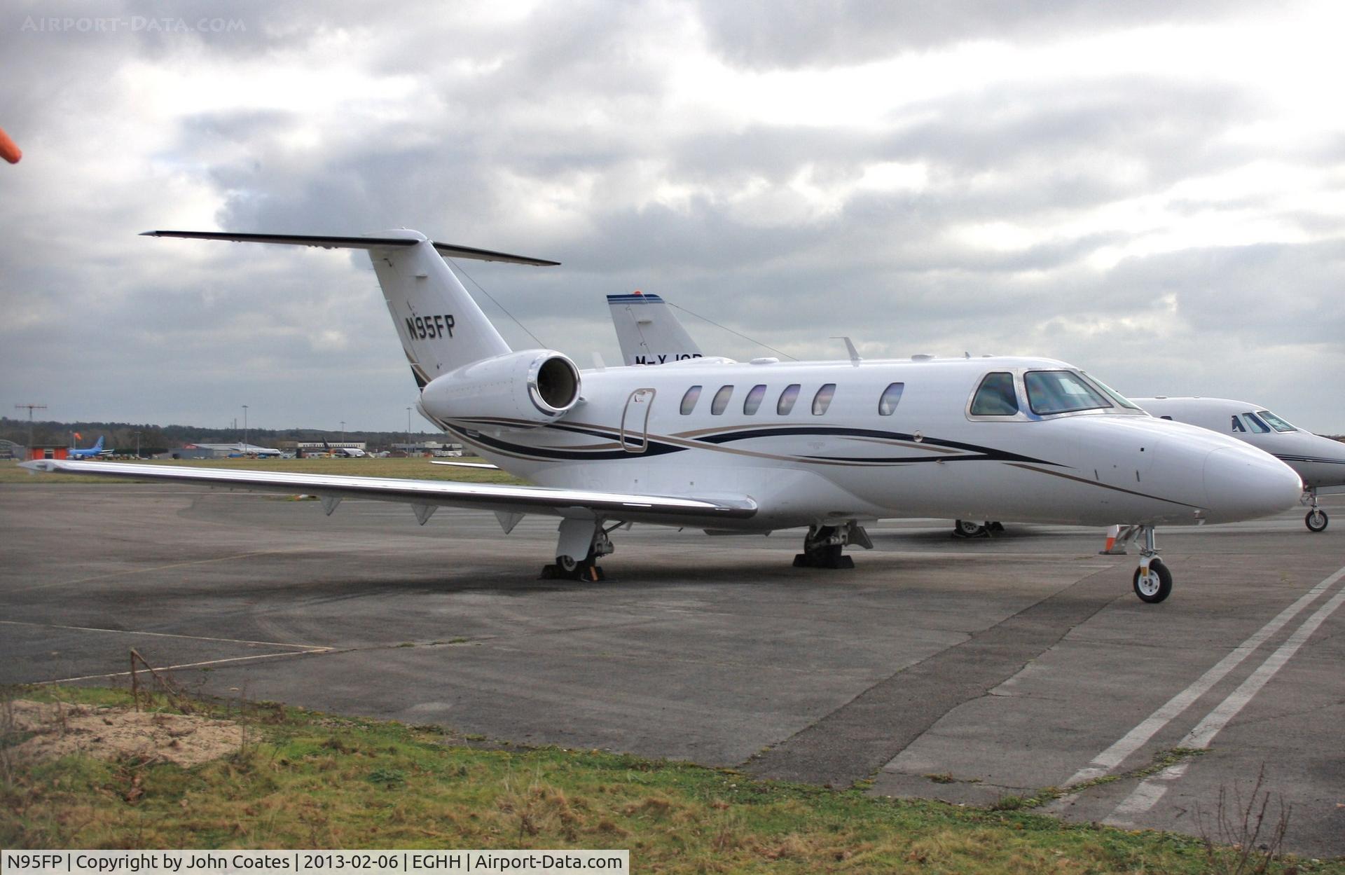 N95FP, 2012 Cessna 525C CitationJet CJ4 C/N 525C-0088, Visitor at Sigs
