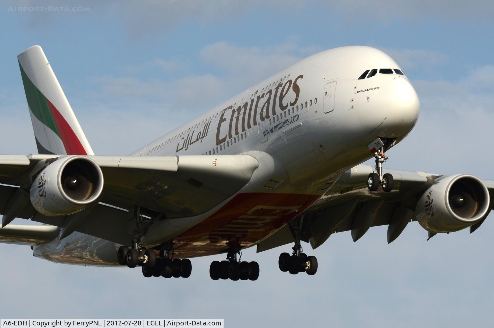 A6-EDH, 2009 Airbus A380-861 C/N 025, Emirates A380 clos-up at LHR