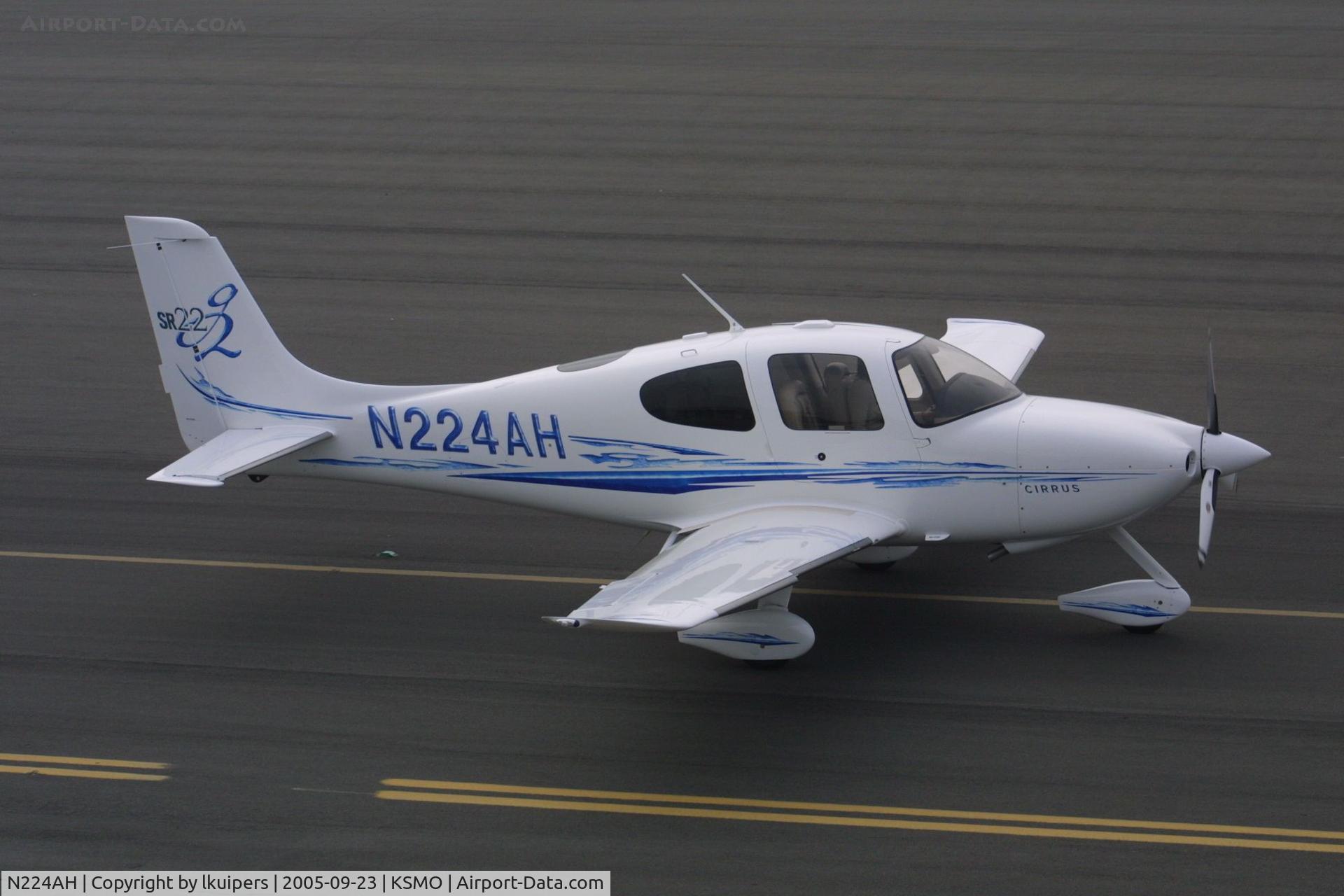 N224AH, 2005 Cirrus SR22 C/N 1531, At Santa Monica Airport