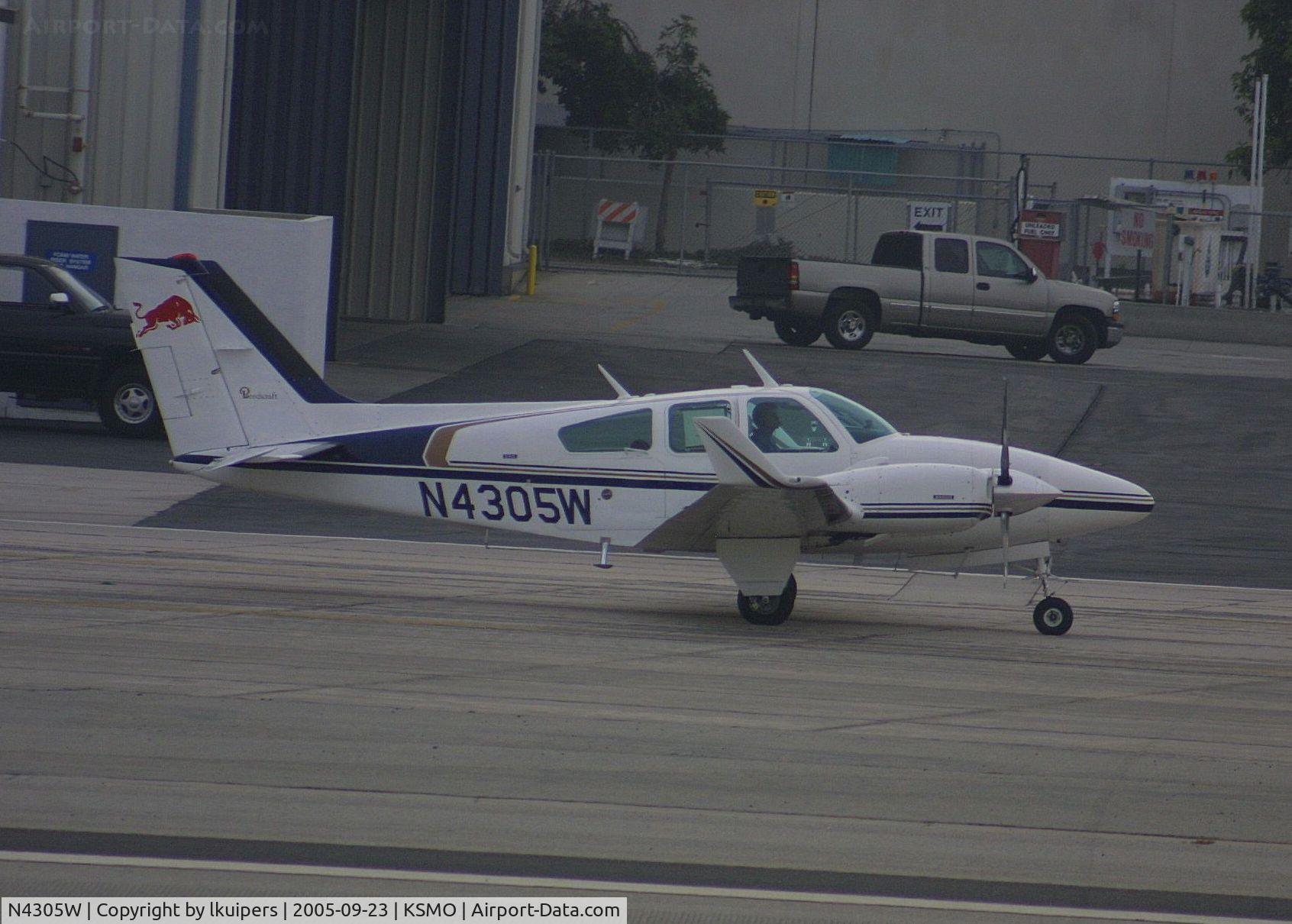 N4305W, 1974 Beech E-55 Baron C/N TE-967, at Santa Monica Airport