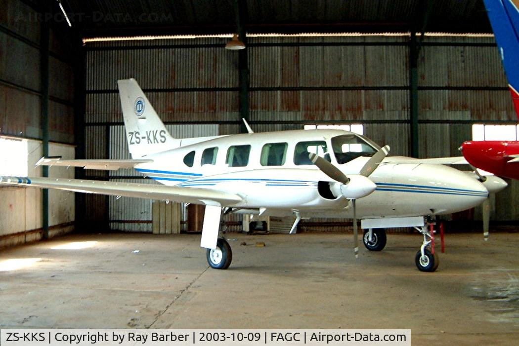 ZS-KKS, 1980 Piper PA-31-325 Navajo C/R C/N 31-8012079, Piper PA-31-325 Navajo C/R [31-8012079] Grand Central~ZS 09/10/2003