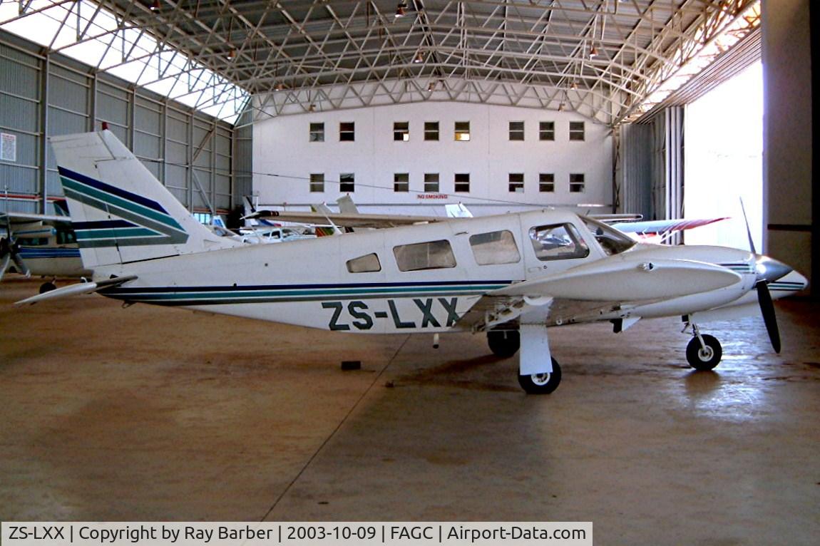 ZS-LXX, Piper PA-34-200T C/N 347870303, Piper PA-34-200T Seneca II [34-7870303] Grand Central~ZS 09/10/2003