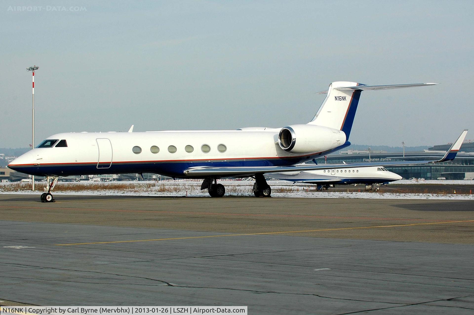 N16NK, 1999 Gulfstream Aerospace V C/N 585, A visitor for the WEF taken on a Buch Air apron tour.