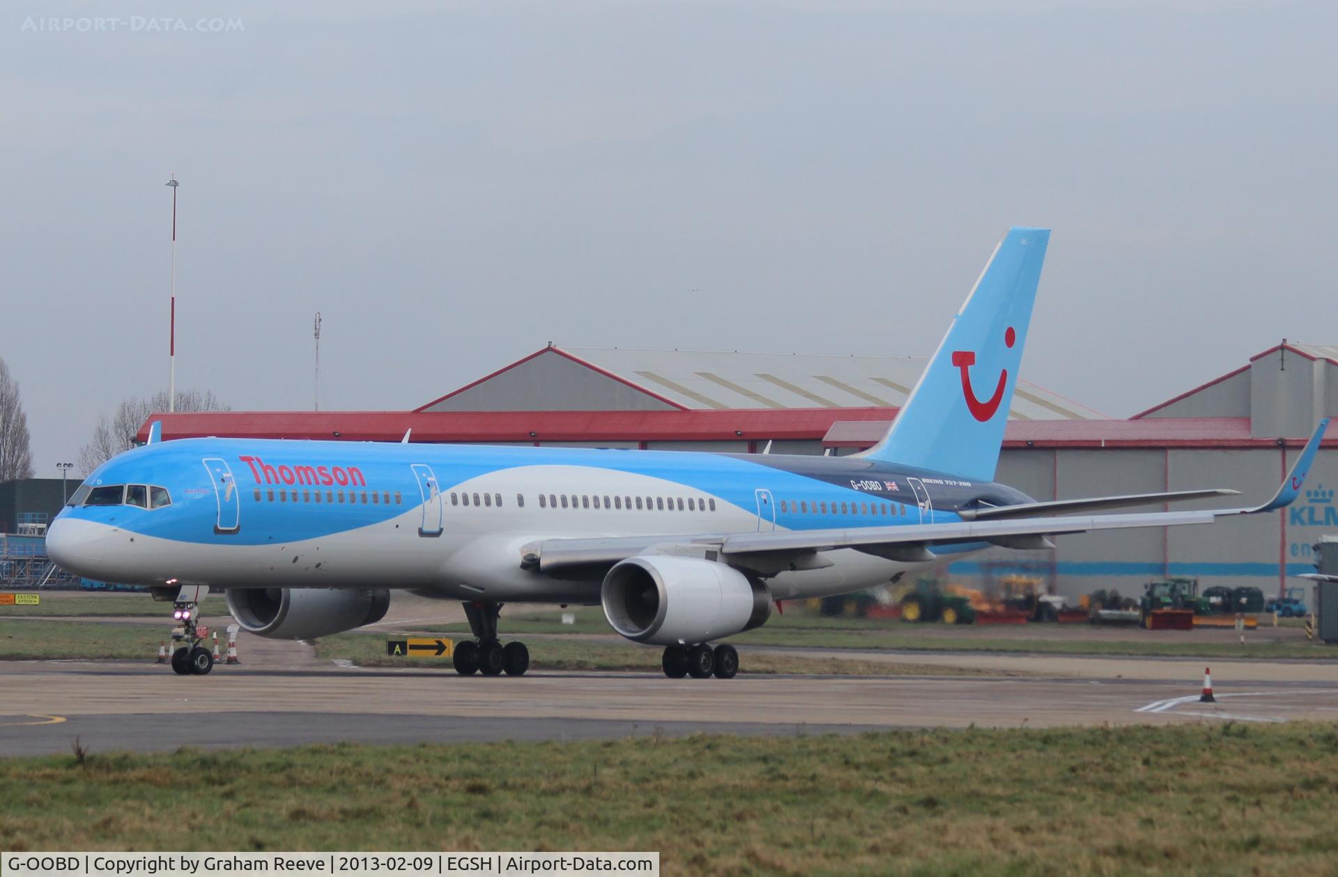 G-OOBD, 2003 Boeing 757-28A C/N 33099, Freshly painted.