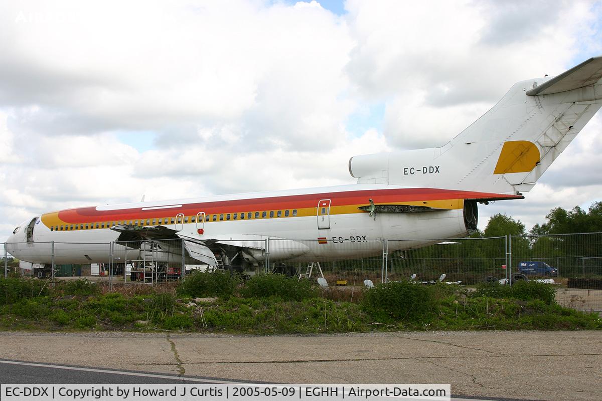 EC-DDX, 1979 Boeing 727-256 C/N 21779, Being dismantled readed for roading out.