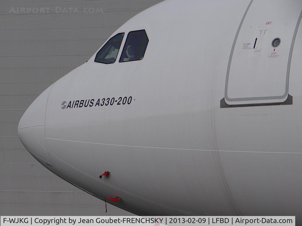 F-WJKG, 2000 Airbus A330-243 C/N 345, white colors Aiirbus