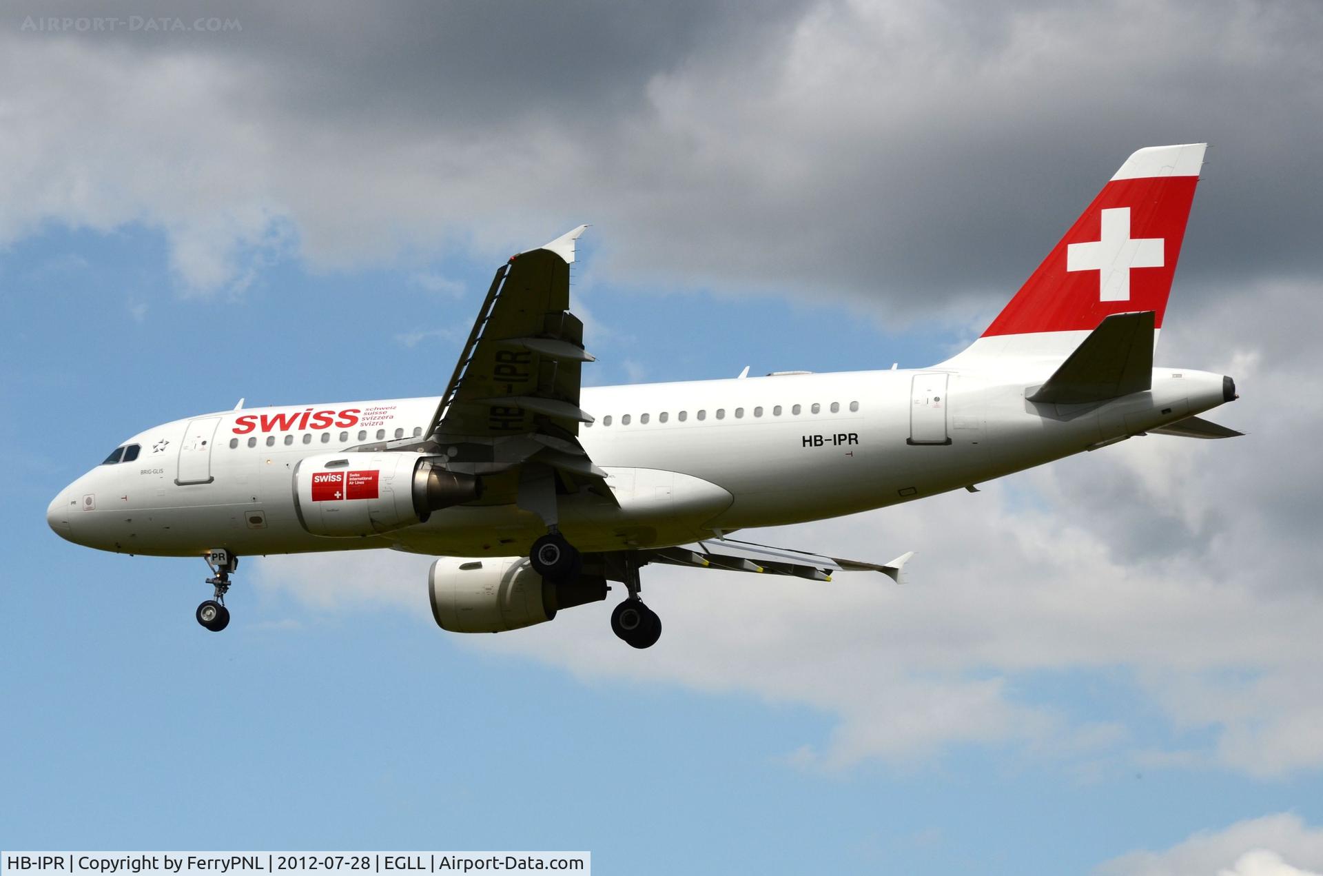HB-IPR, 1999 Airbus A319-112 C/N 1018, Swiss A319 arriving