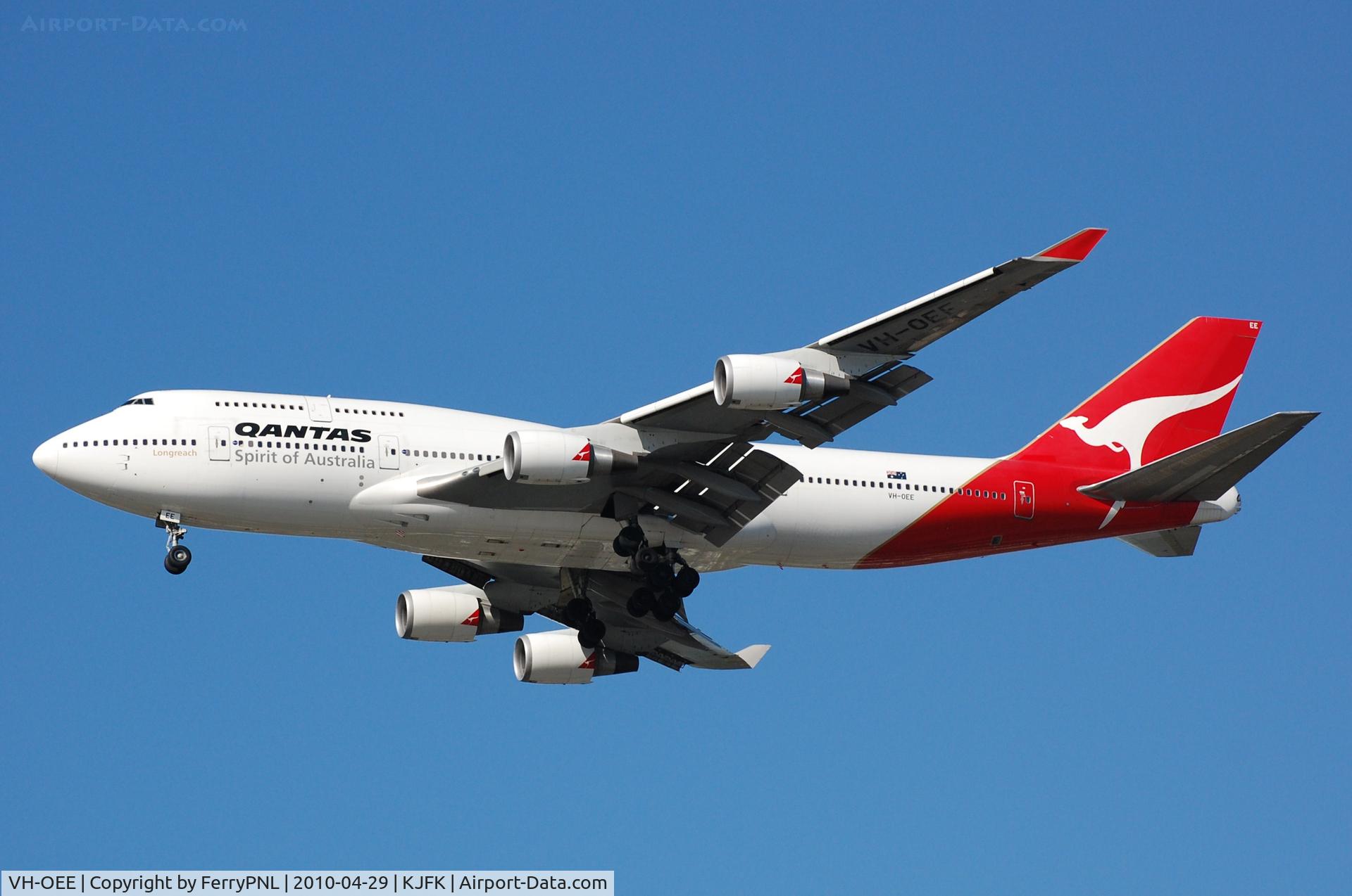 VH-OEE, 2002 Boeing 747-438/ER C/N 32909, QF B744 landing at JFK