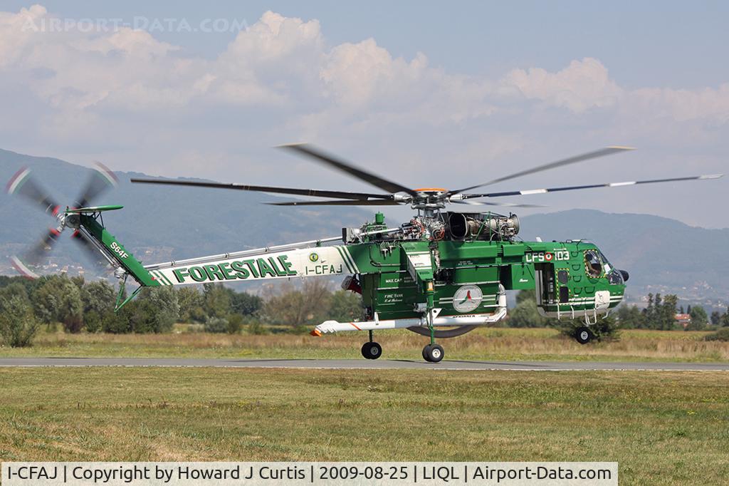 I-CFAJ, 1969 Sikorsky S-64F Skycrane C/N 64-078, Heading off to fight another fire.