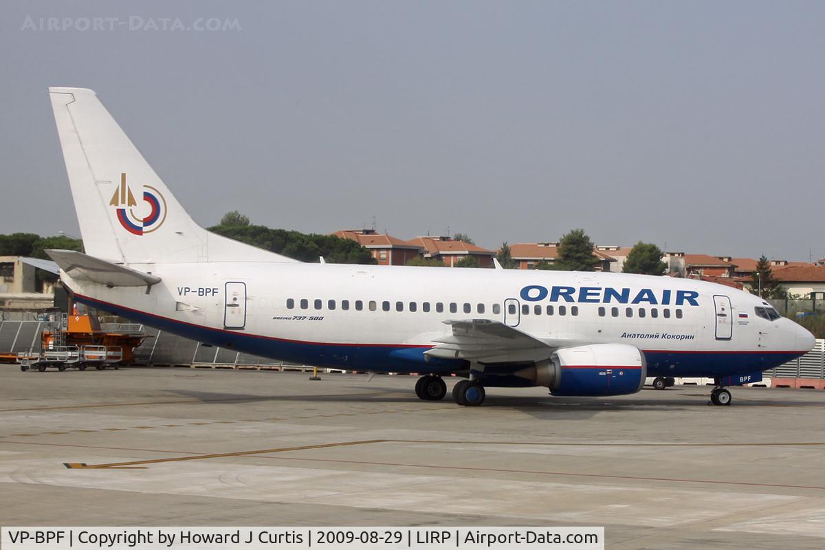 VP-BPF, 1992 Boeing 737-5H6 C/N 26446, Orenair, awaiting pax.