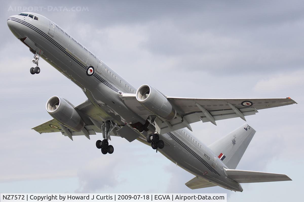 NZ7572, 1993 Boeing 757-2K2 C/N 26634, A sprightly departure at RIAT.