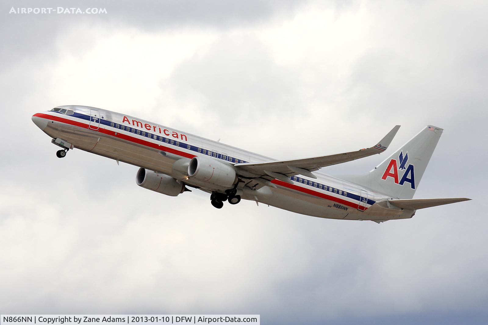 N866NN, 2010 Boeing 737-823 C/N 40584, American Airlines landing at DFW Airport