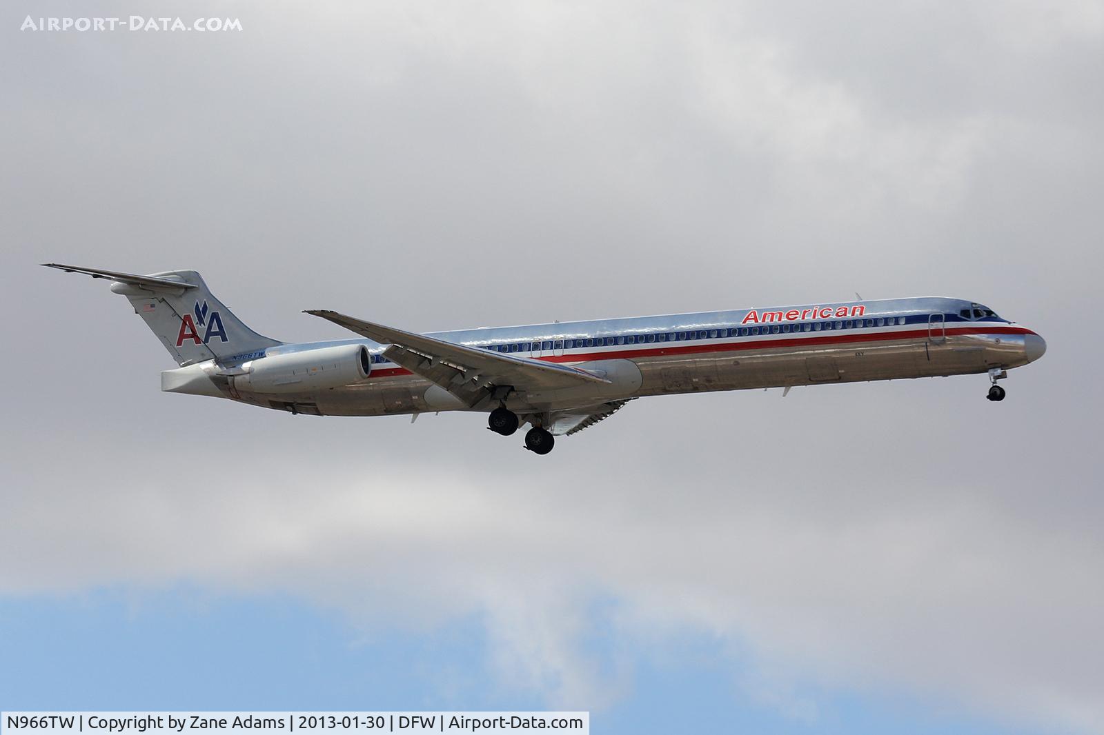 N966TW, 1999 McDonnell Douglas MD-83 (DC-9-83) C/N 53616, American Airlines landing at DFW Airport
