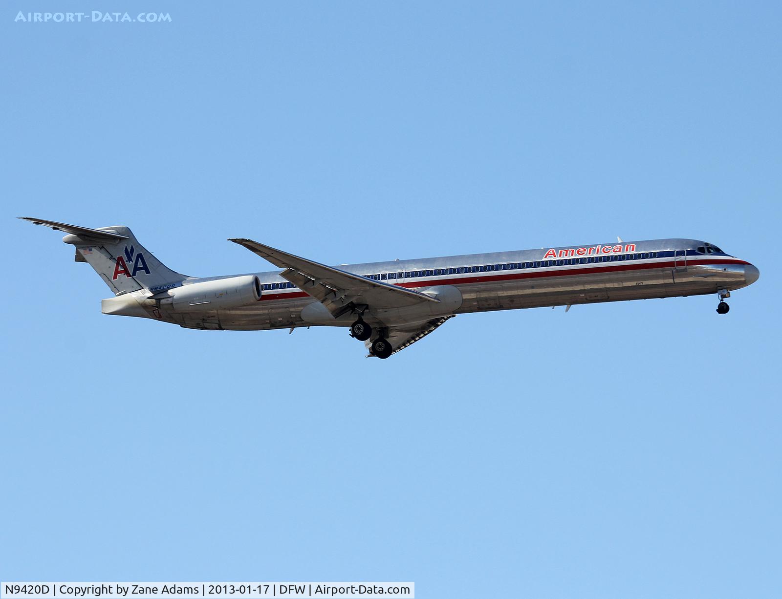 N9420D, 1989 McDonnell Douglas MD-83 (DC-9-83) C/N 49824, American Airlines landing at DFW Airport
