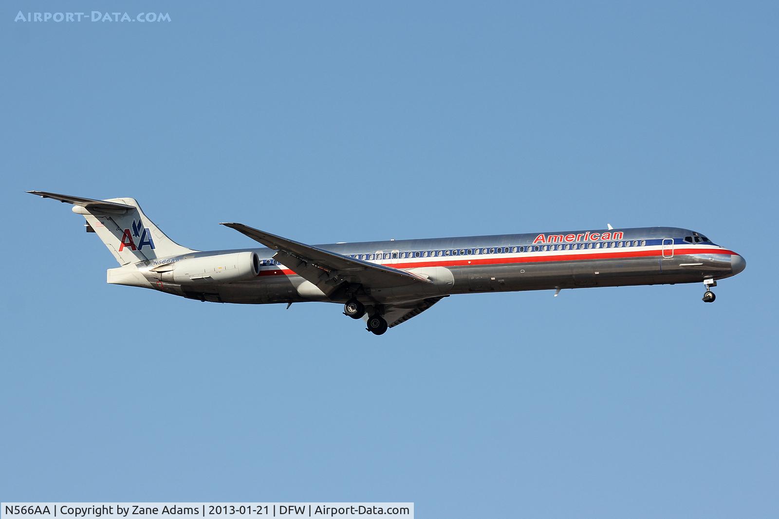 N566AA, 1987 McDonnell Douglas MD-83 (DC-9-83) C/N 49348, American Airlines landing at DFW Airport