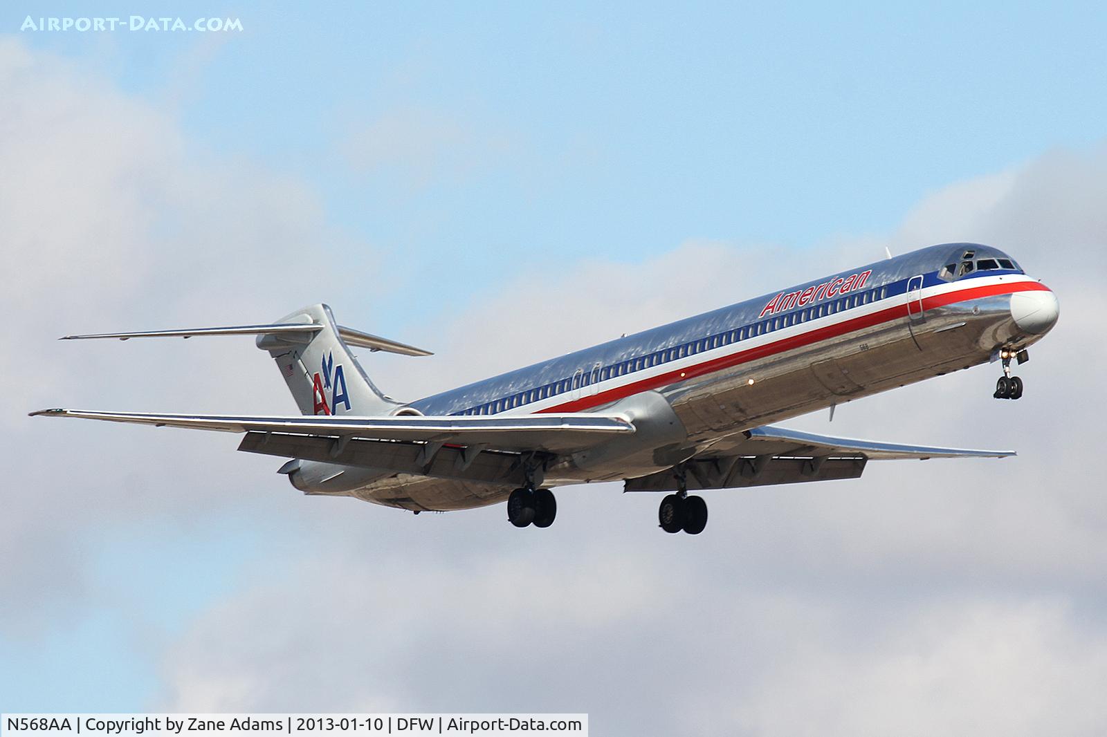 N568AA, 1987 McDonnell Douglas MD-83 (DC-9-83) C/N 49349, American Airlines landing at DFW Airport