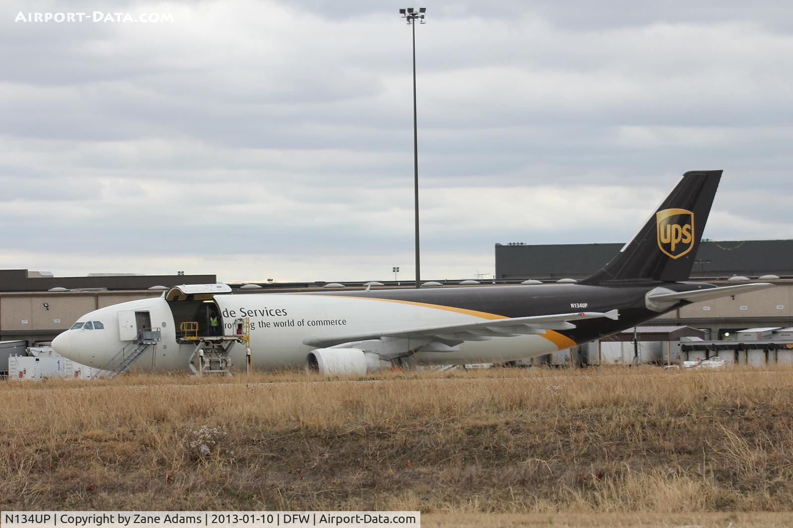 N134UP, 2001 Airbus A300F4-622R C/N 0817, On the UPS ramp at DFW Airport