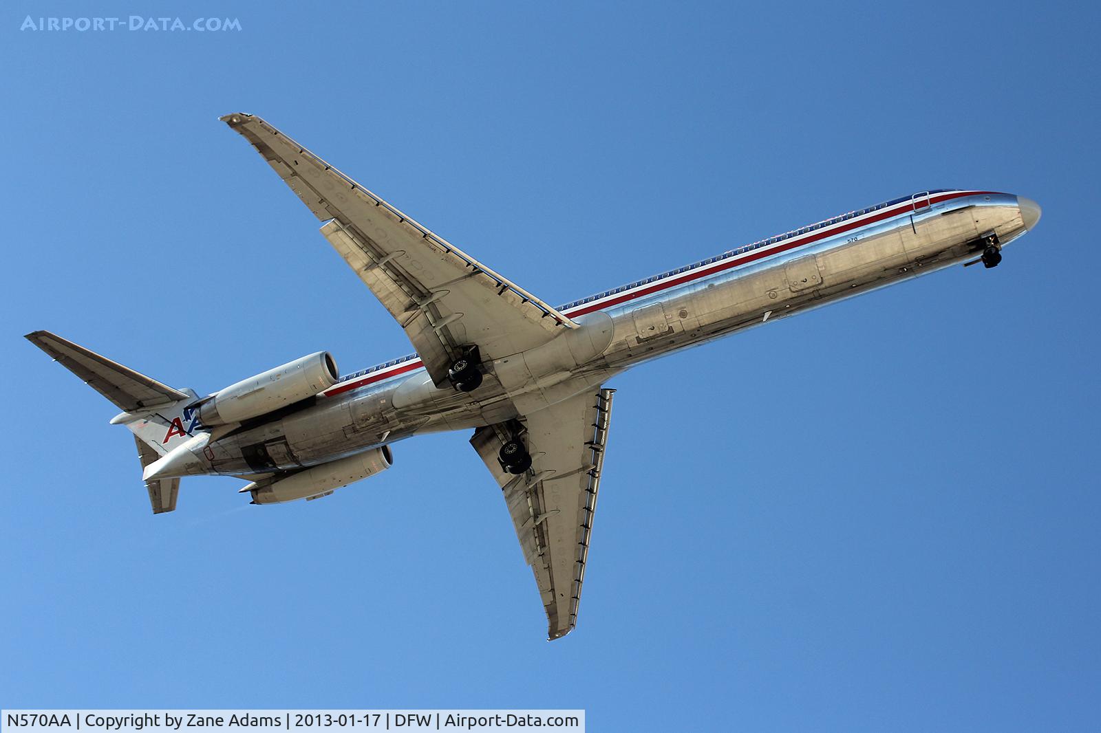 N570AA, 1987 McDonnell Douglas MD-83 (DC-9-83) C/N 49352, American Airlines landing at DFW Airport
