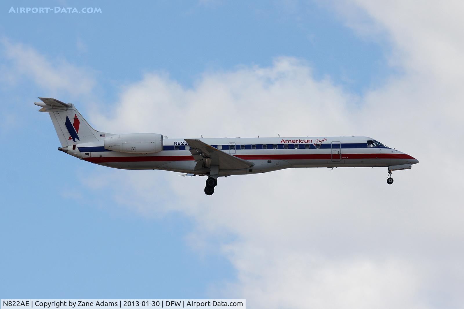 N822AE, 2002 Embraer ERJ-140LR (EMB-135KL) C/N 145581, American Eagle landing at DFW Airport