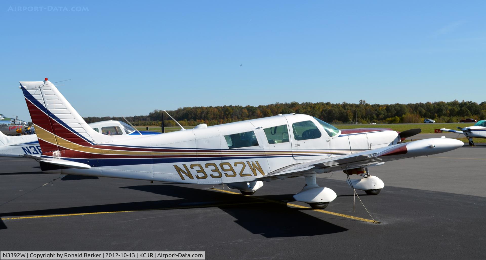 N3392W, 1965 Piper PA-32-260 Cherokee Six C/N 32-251, Culpeper Air Fest 2012