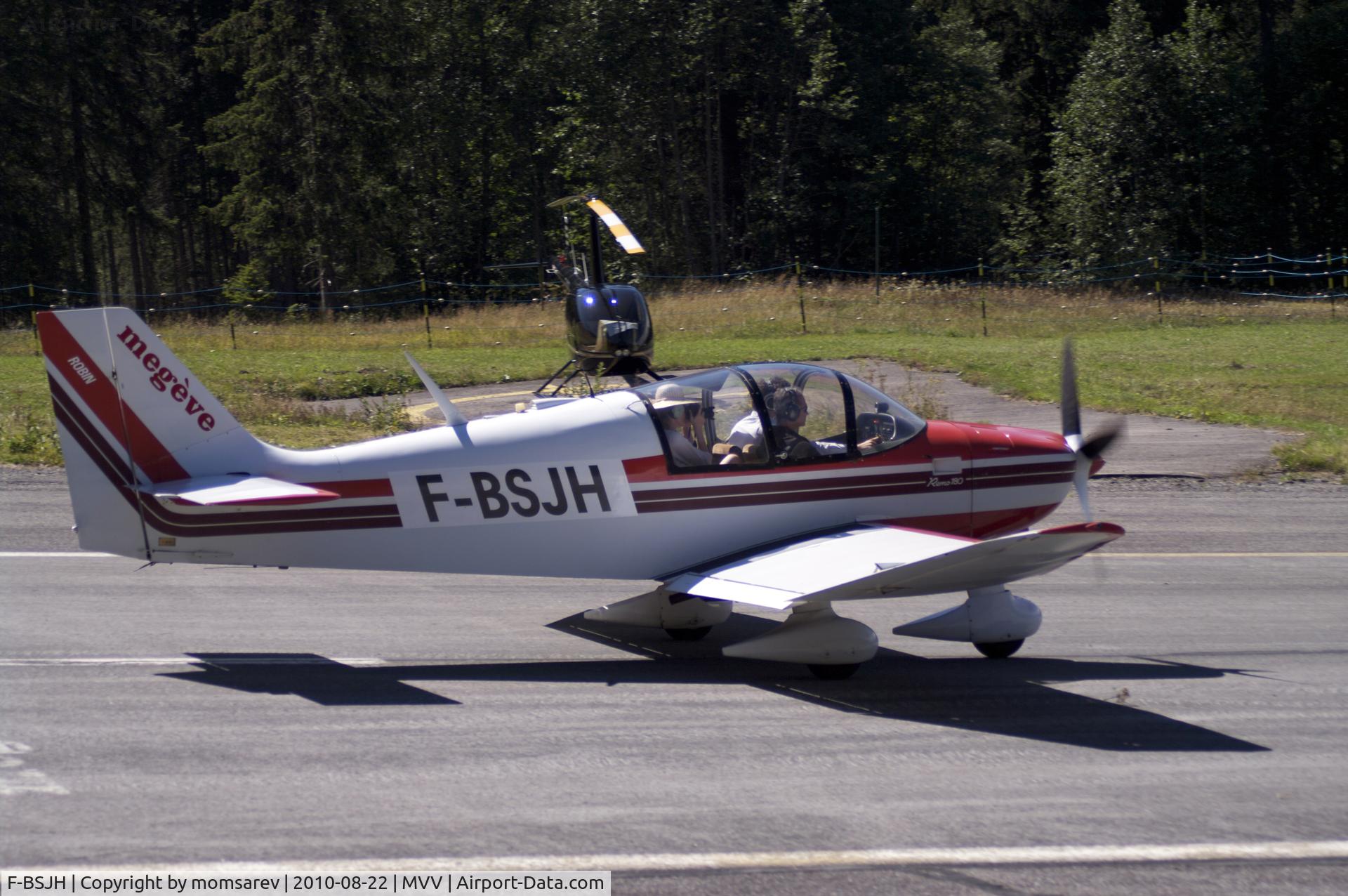F-BSJH, Robin DR-300-180R C/N 505, ROBIN taking off