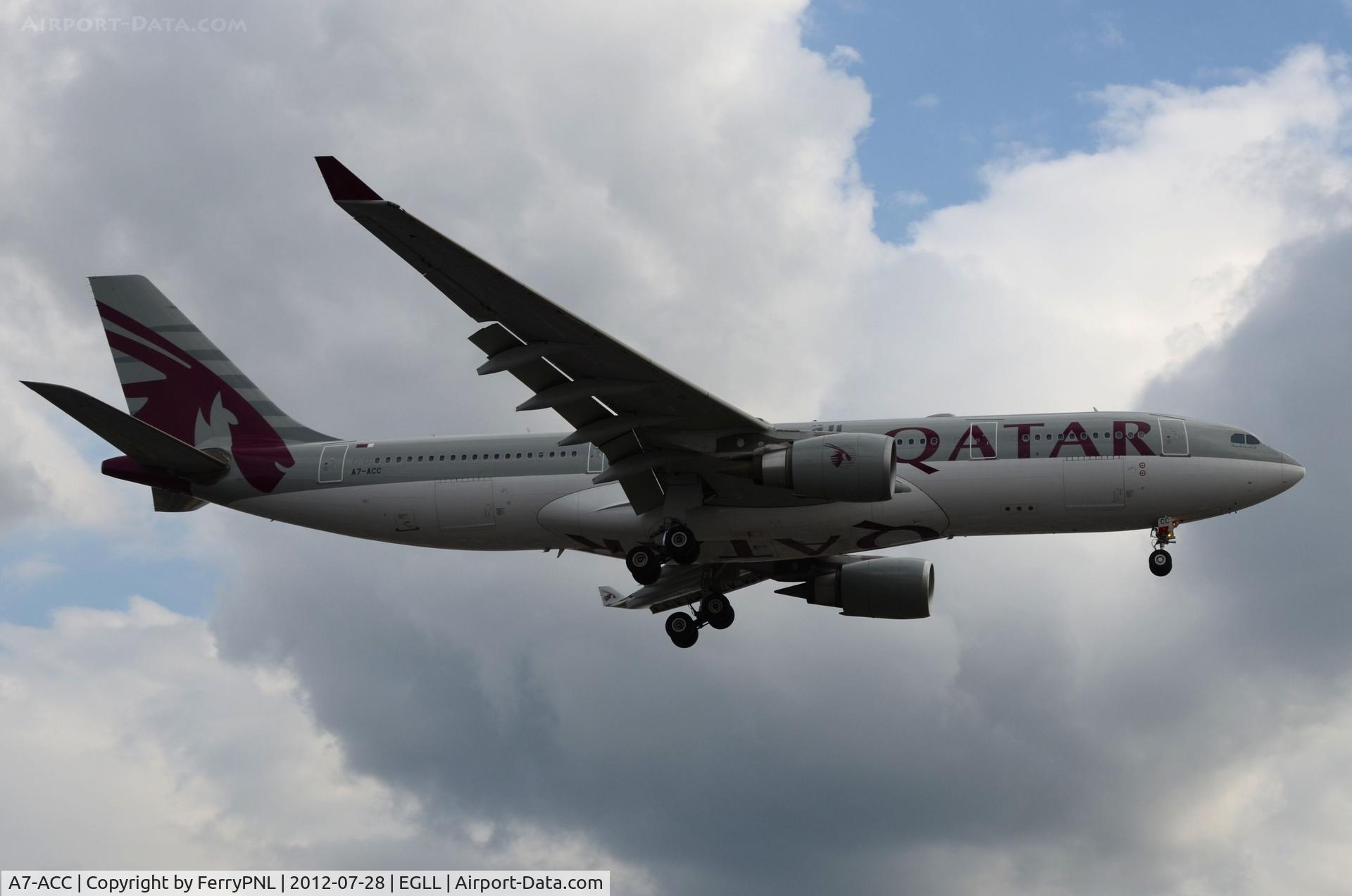 A7-ACC, 2003 Airbus A330-202 C/N 511, Qatar A332 arriving in LHR