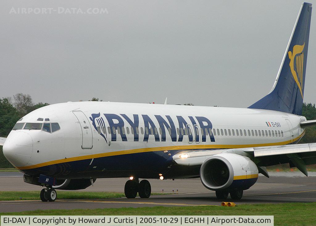 EI-DAV, 2003 Boeing 737-8AS C/N 33555, Ryanair (new colours) taxiing in after landing on runway 08.
