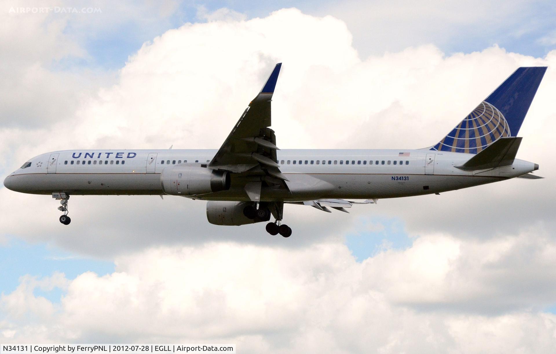 N34131, 1998 Boeing 757-224 C/N 28971, United B752 landing in LHR
