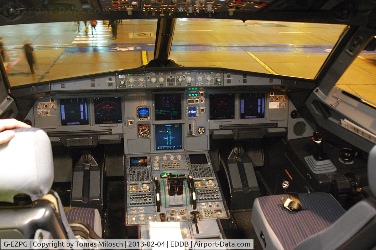 G-EZPG, 2005 Airbus A319-111 C/N 2385, Thanks to the friendly pilots!