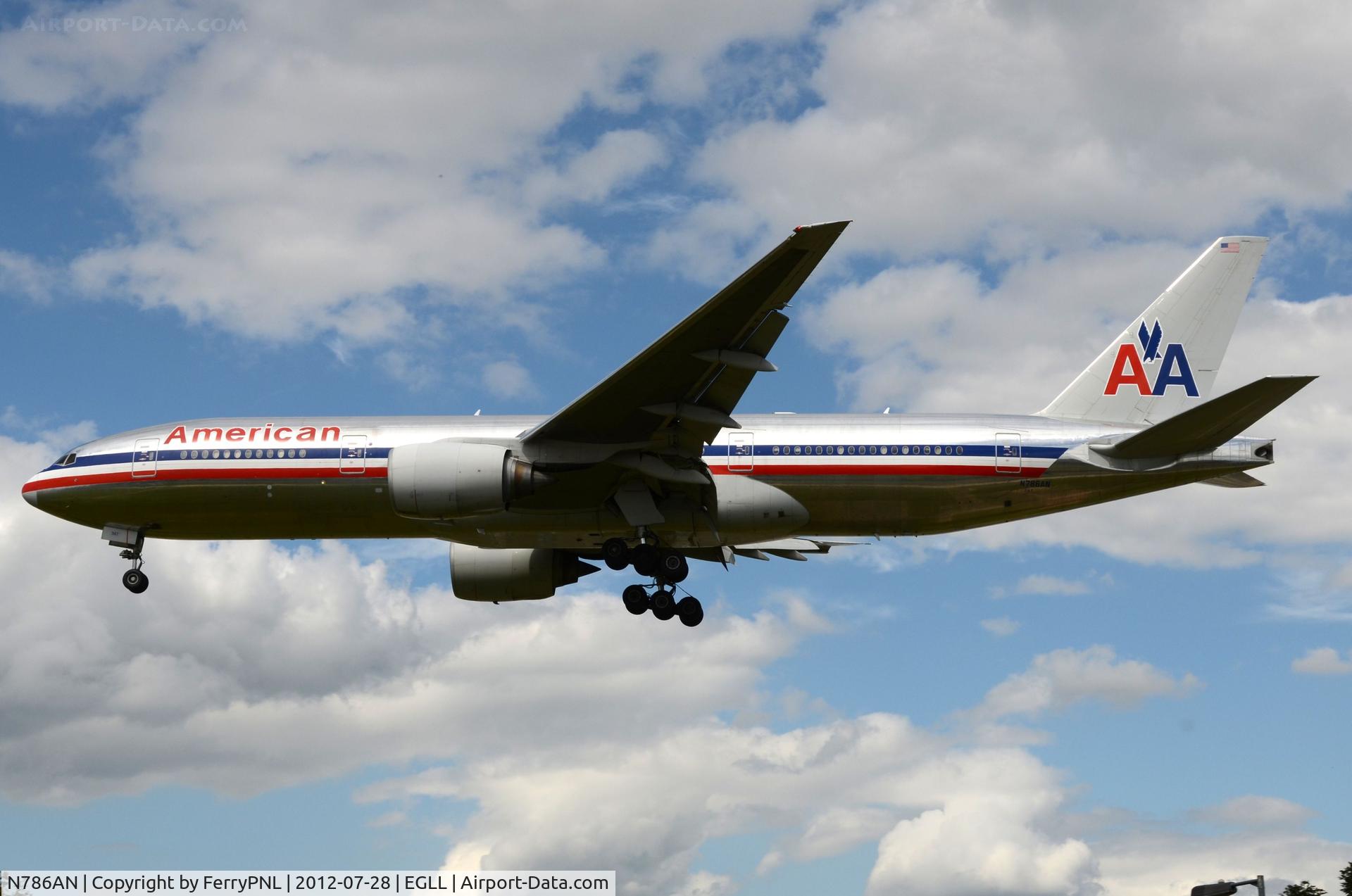 N786AN, 2000 Boeing 777-223 C/N 30250, AA B772 arriving in LHR