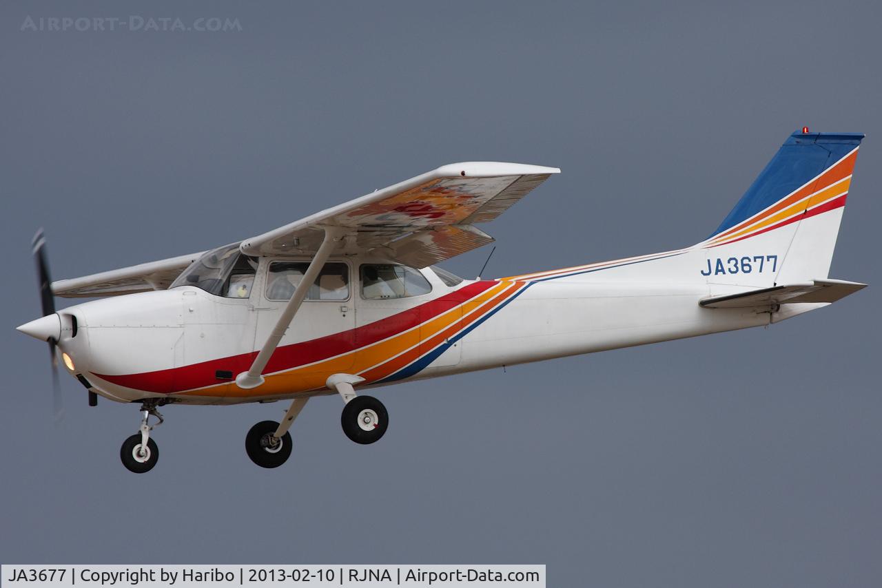 JA3677, 1973 Cessna 172M C/N 17261574, On short final for RWY 34.