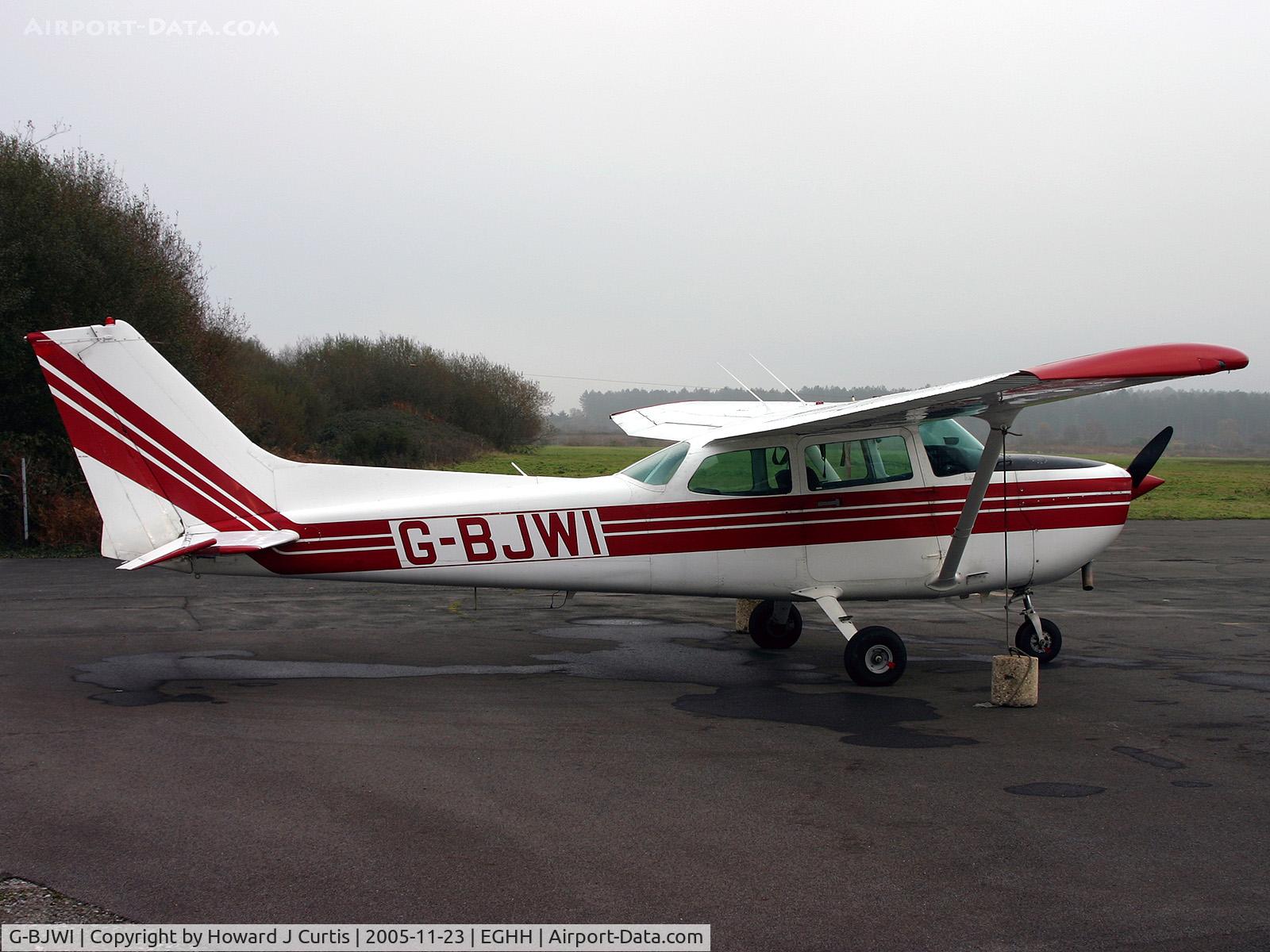 G-BJWI, 1982 Reims F172P Skyhawk C/N 2172, Privately owned