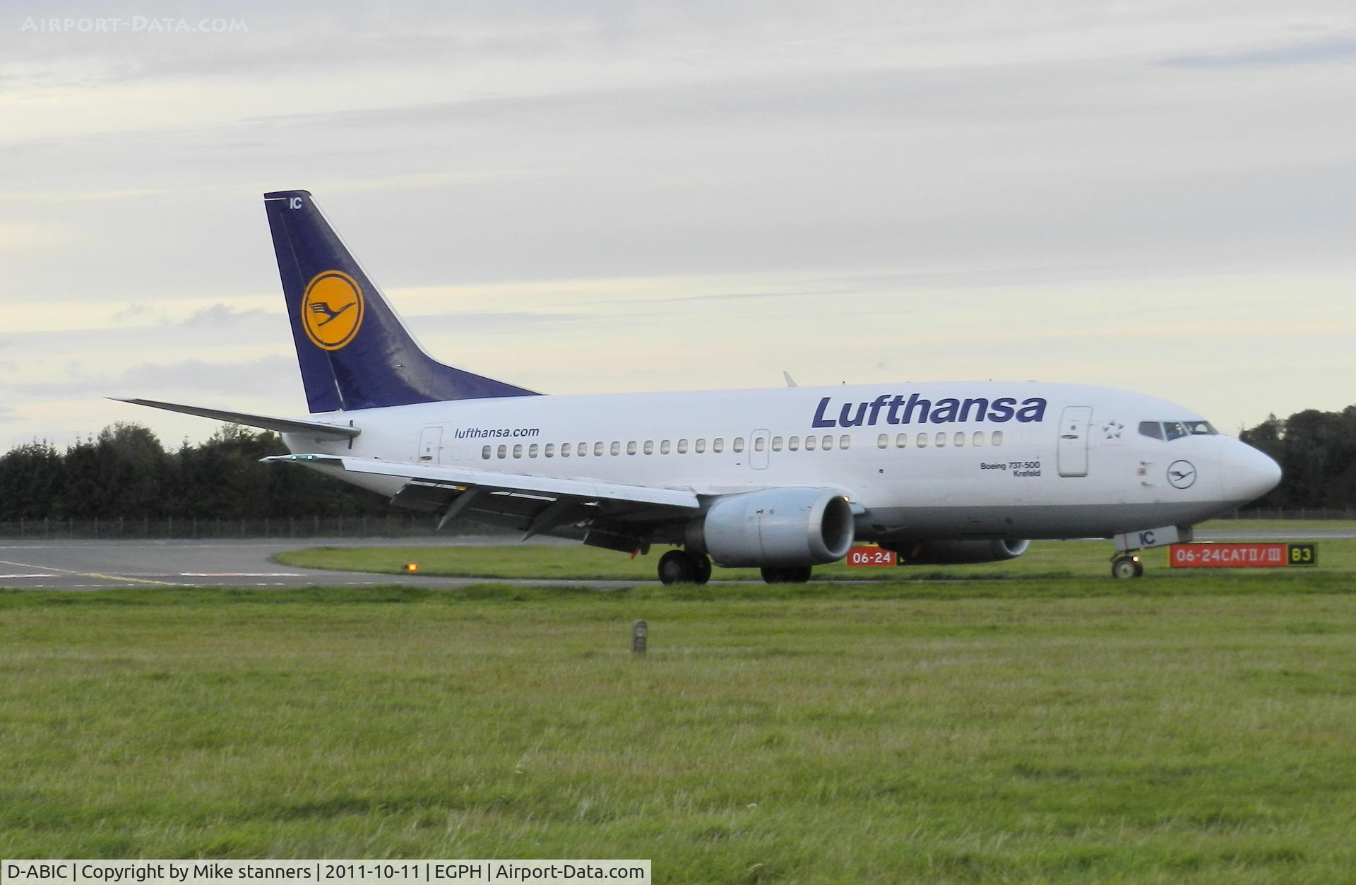 D-ABIC, 1990 Boeing 737-530 C/N 24817, Lufthansa B737-500 on taxiway bravo 1
