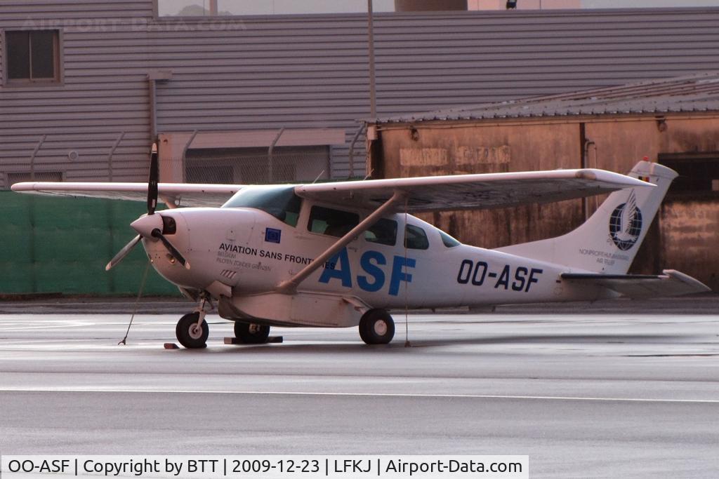 OO-ASF, 1977 Cessna U206G 6 II Stationair C/N U20603690, Parked