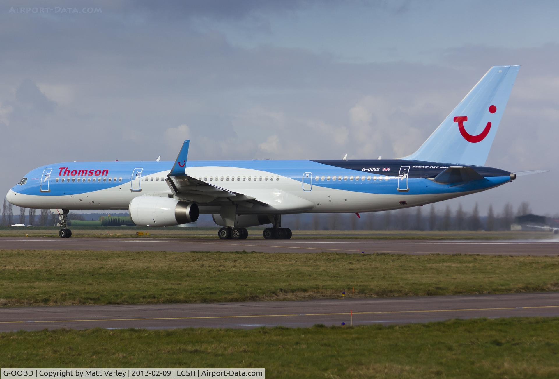G-OOBD, 2003 Boeing 757-28A C/N 33099, Departing EGSH after spray into Thomson's Dreamliner livery.