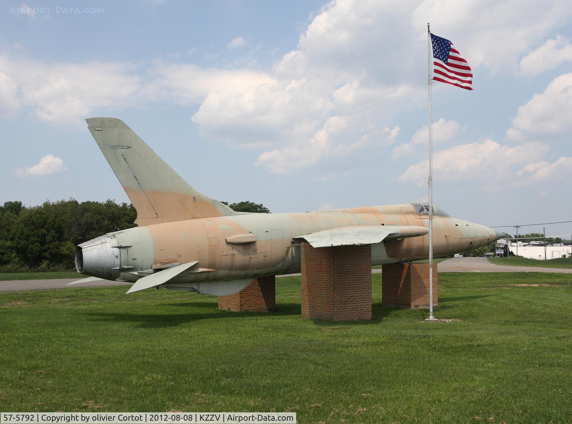 57-5792, 1957 Republic F-105B Thunderchief C/N B29, Zanesville gate guardian