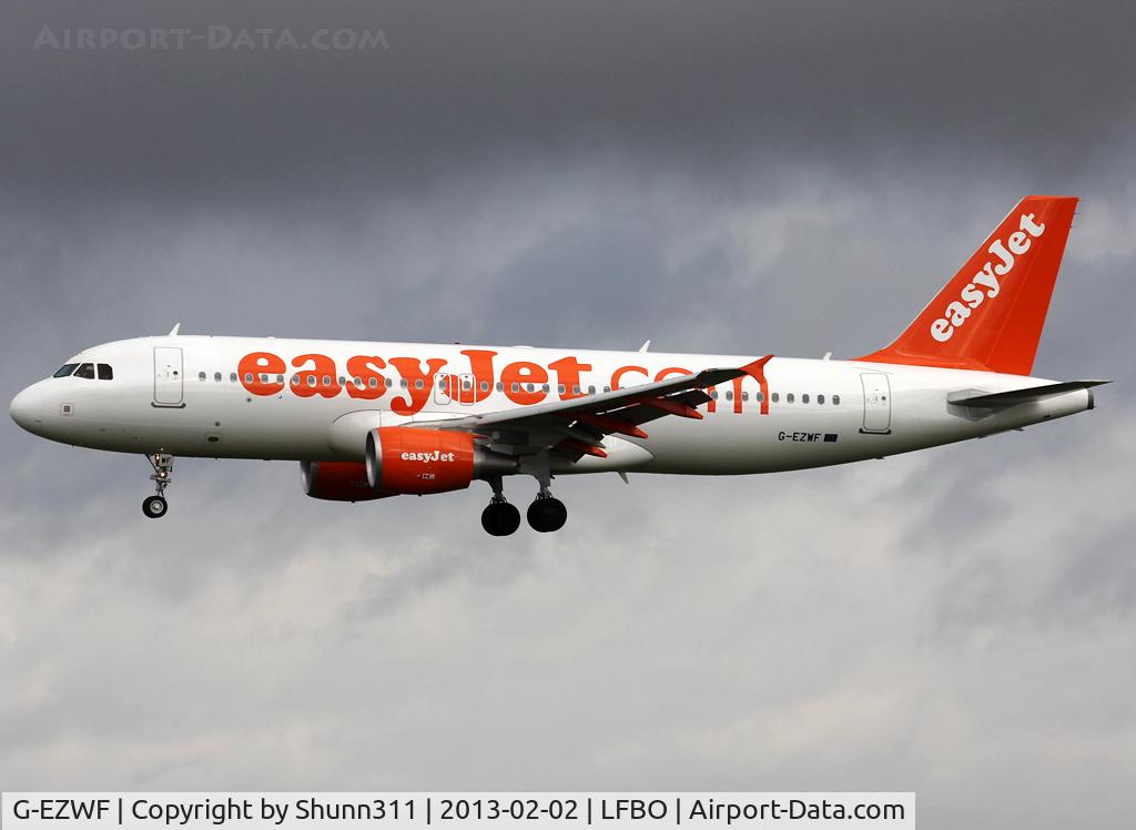 G-EZWF, 2012 Airbus A320-214 C/N 5319, Landing rwy 32R