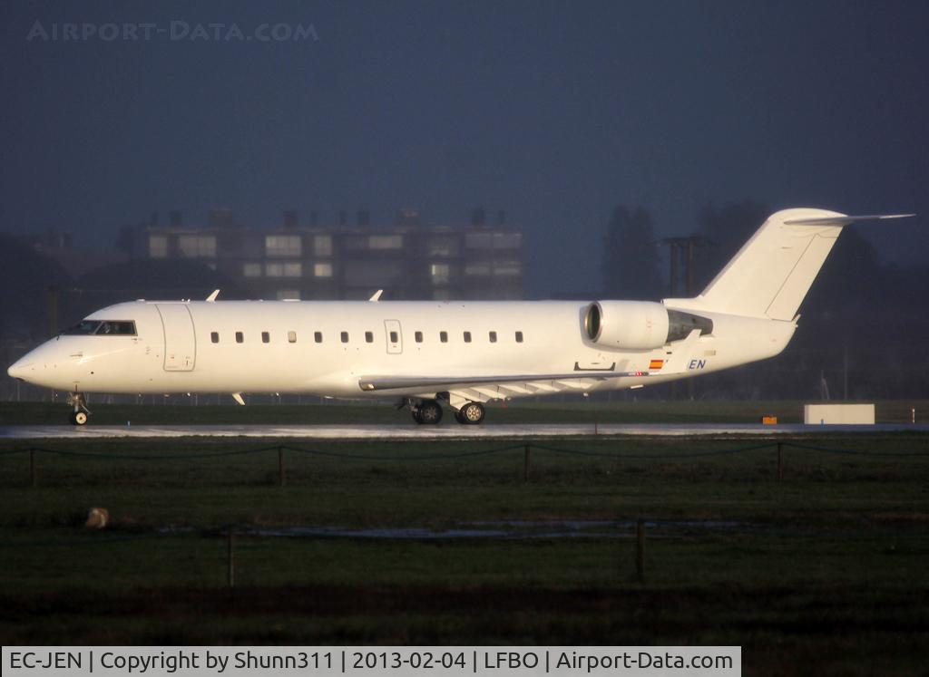 EC-JEN, 2005 Bombardier CRJ-200ER (CL-600-2B19) C/N 7958, Ready for take off rwy 32R in all white c/s now...