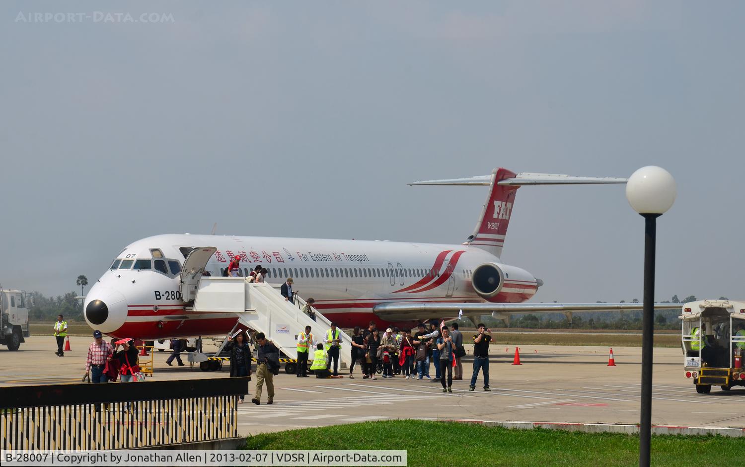 B-28007, 1991 McDonnell Douglas MD-83 C/N 49807, Just arrived in Siem Reap with a flight from China.
